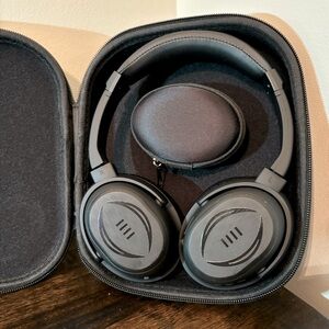 CFP National Championship BBTEK Innovate Wireless Noise Cancelling Headphones